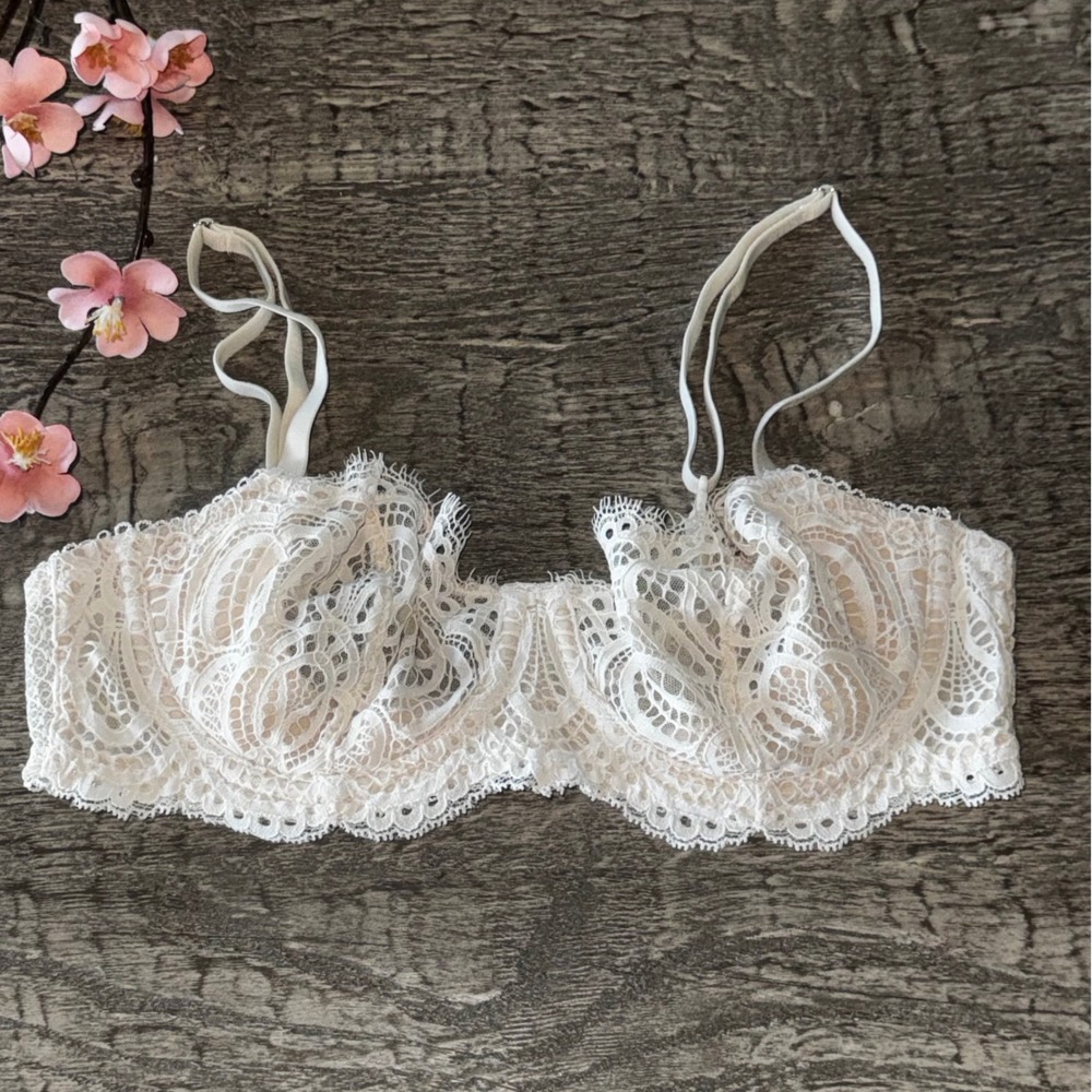Victoria's Secret 34C Lace Balconette Bra Cream Ivory Sheer Unlined Eyelash